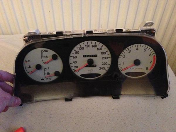 søger e48 speedometer til e10