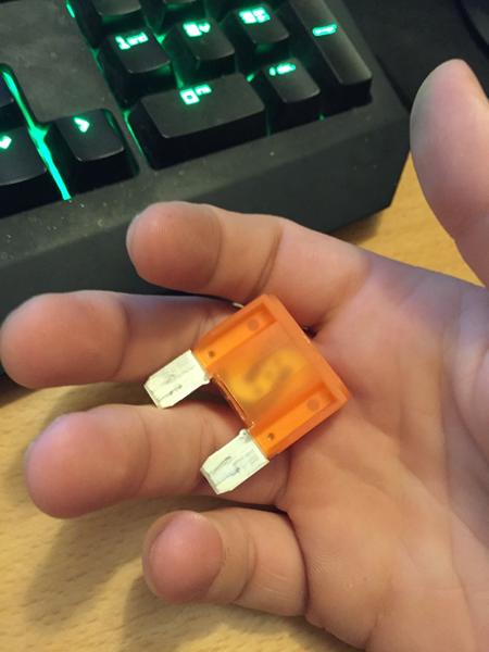 40 AMP 32v STOR sikring?