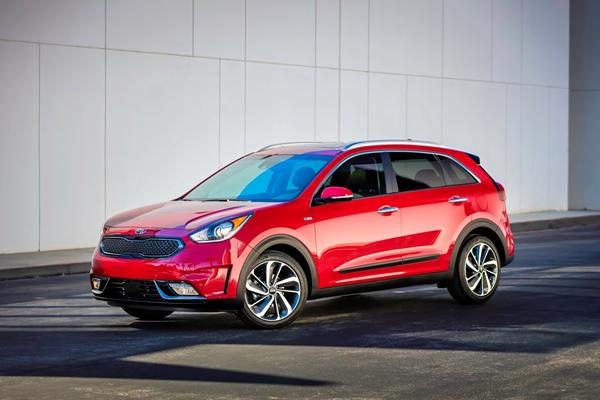 News: VOLVO V90 KIA NIRO