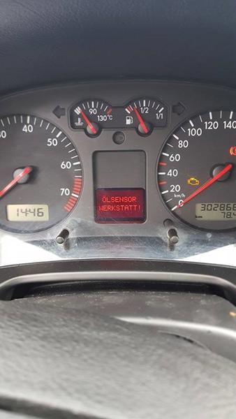 HJÆLP "Ölsensor Werkstatt" lampe lyser