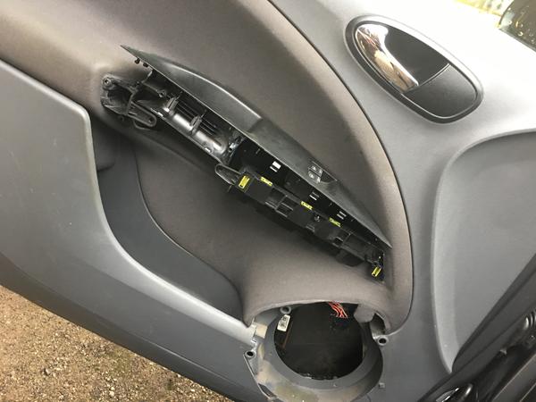 Seat altea rudehejs og centrallås defekt