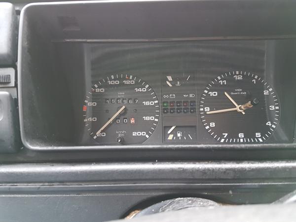 Speedometer og km tæller virker ikke ?