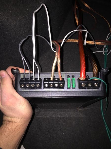 Ang. Højtaler og sub i samme forstærker