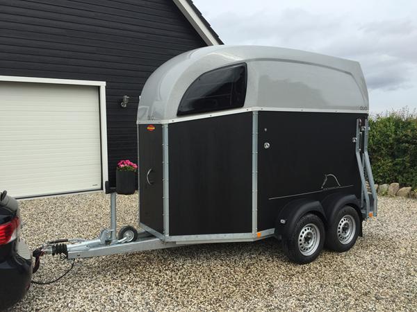 Wrappe en hestetrailer?..  