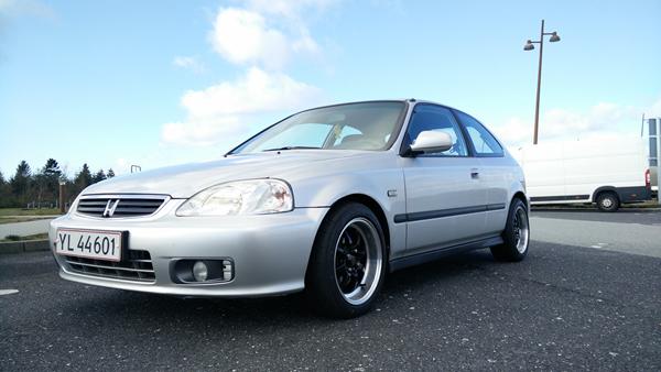 Dæk og fælg stikker ud fra skærmkant - Hvad nu?