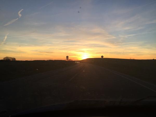 SØGER EN HJÆLPENDE HÅND FOR EN 6PACK