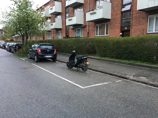 Parkering af 30 scooter, i p-bås ?