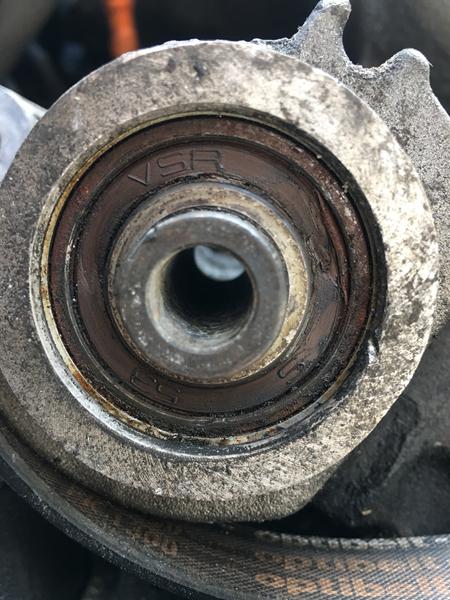 Audi A4 1995 1.6 - ventilator leje larmer!