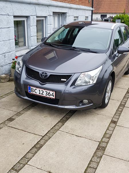 Avensis 1.8 2010 "Hakker" 