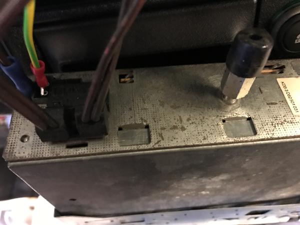 Gammel radio til forstærker