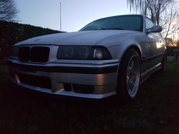 E36 coupe totalskadet.