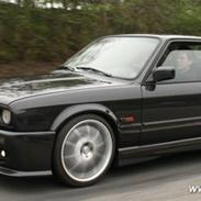 BMW 325i 2,8 24v Solgt