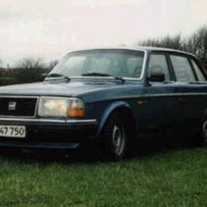 Volvo 240 DØD og borte