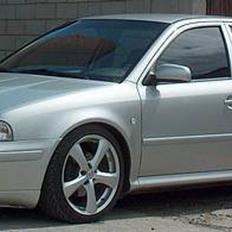 Skoda Octavia 1.8T ***solgt***