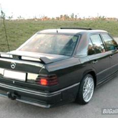 Mercedes Benz 300D ...(SOLGT)...