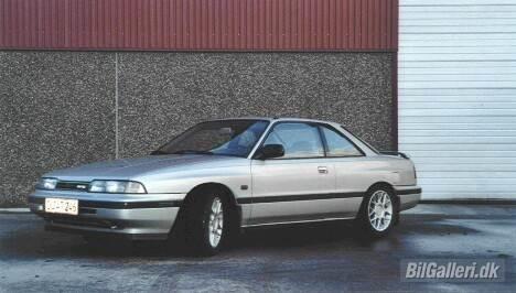 Mazda 626 GT Coupe - Her står den og skinner en kold efterårsdag billede 1