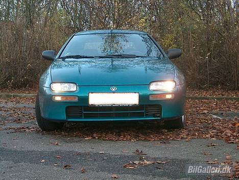 Mazda 323F billede 3
