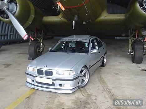 BMW 325i m. M3 3,0 billede 1