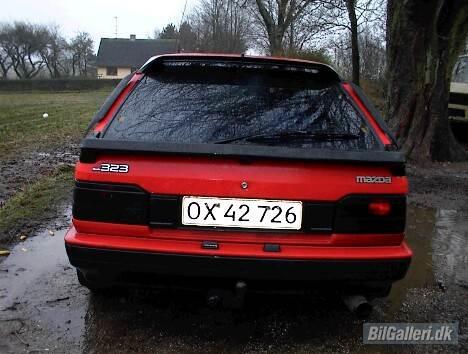 Mazda 323 billede 3