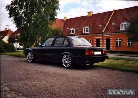 BMW E30 billede 1