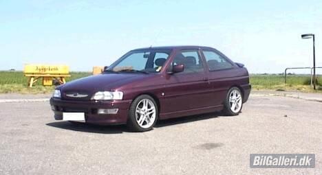 Ford Escort 1.8i Sport 16V billede 1