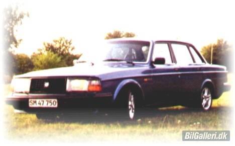 Volvo 240 DØD og borte billede 1