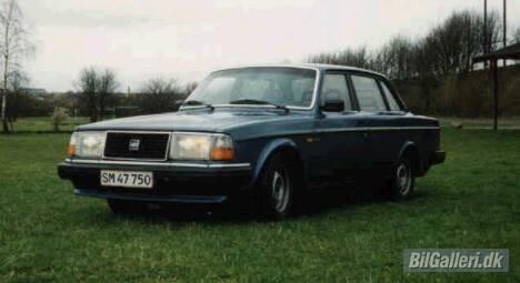Volvo 240 DØD og borte billede 2
