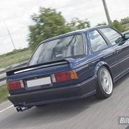 BMW 320i (SOLGT)