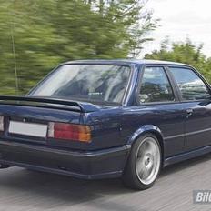 BMW 320i (SOLGT)