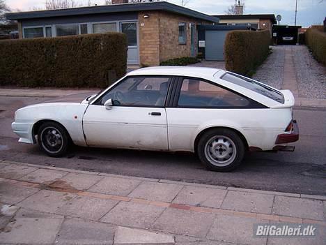 Opel Manta bcc (tidligere bil) - Min Manta. Mangler en del på den endnu... billede 1