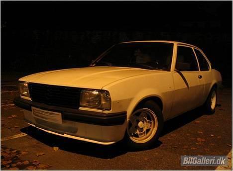 Opel Ascona B billede 1