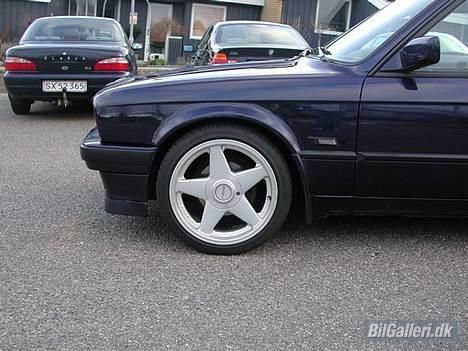 BMW 320i 24v Vanos SOLGT billede 2
