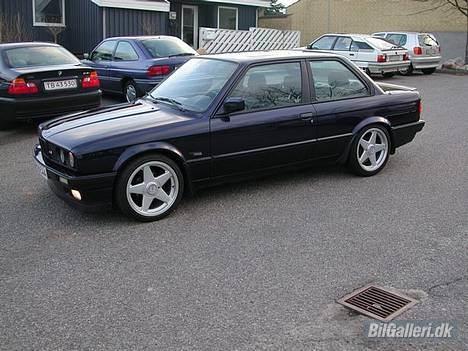 BMW 320i 24v Vanos SOLGT billede 3