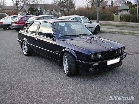 BMW 320i 24v Vanos SOLGT billede 9
