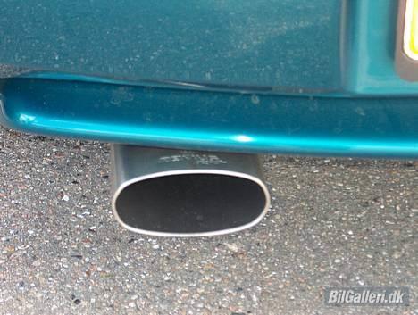 Mazda 323F - Closeup remus racing billede 7