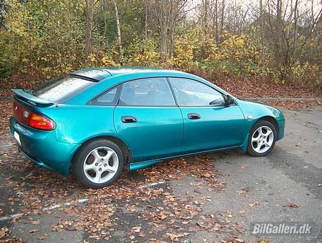 Mazda 323F billede 8