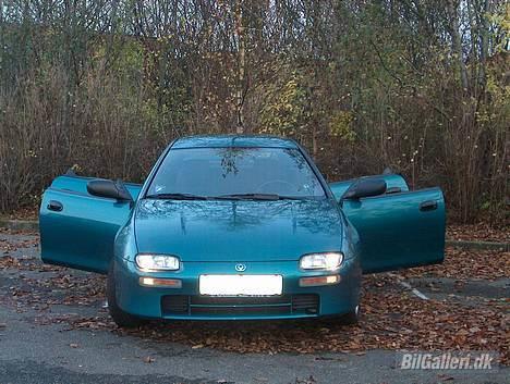 Mazda 323F billede 10