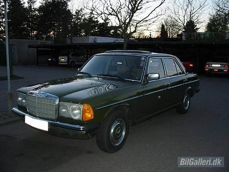 Mercedes Benz 200 w123 billede 4