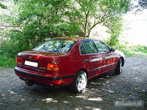 Toyota Carina E XLi billede 4