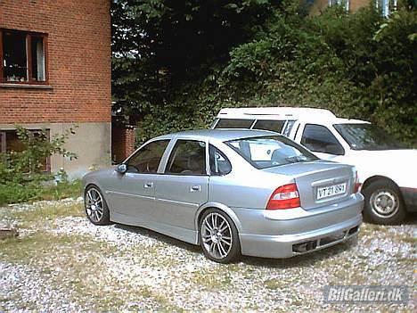 Opel Vectra - Bare et billed billede 4