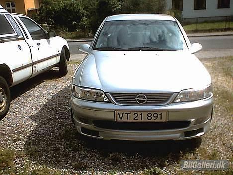 Opel Vectra - Face liftede lygter og et rieger frontskørte billede 5