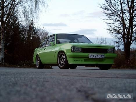 Opel ascona b billede 2