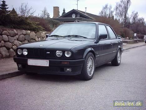 BMW 320i  billede 1