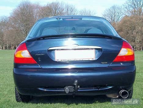 Ford Mondeo 2.0i 16V Exp - RS spoiler samt sportsudstødning. billede 2