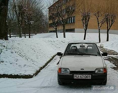 BMW 320i - Min gamle bil, som desværre blev skrottet:o( billede 2