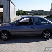 Ford escort 1,6 i SOLGT