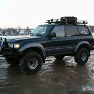 Toyota landcruiser vx 80