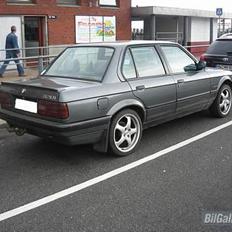 BMW 320 I E 30 -SOLGT-