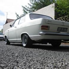 Opel kadett b solgt