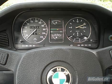 BMW 525i ***SOLGT*** - Alu-ringe i instrumentet. Mums! billede 8